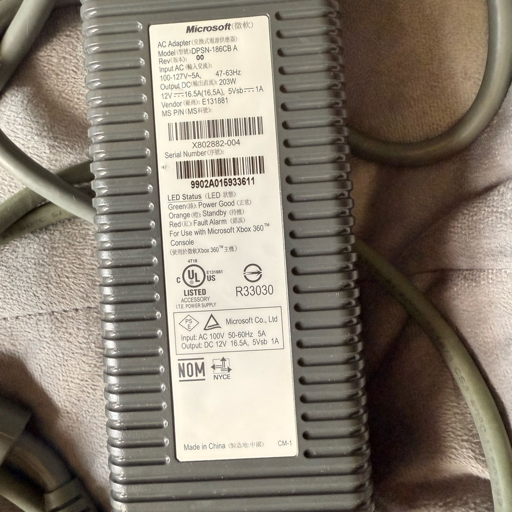 Microsoft XBox 360 Gray Power Adapter and component HD AV Cable - Picture 2 of 6